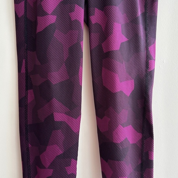 Old Navy Active Purple and Black Stripe Leggings, Size Large - Picture 3 of 13